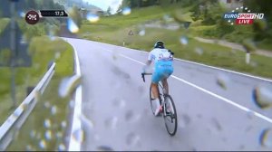 Aru has a puncture & bike change - Stage 16 - Giro d'Italia 2015