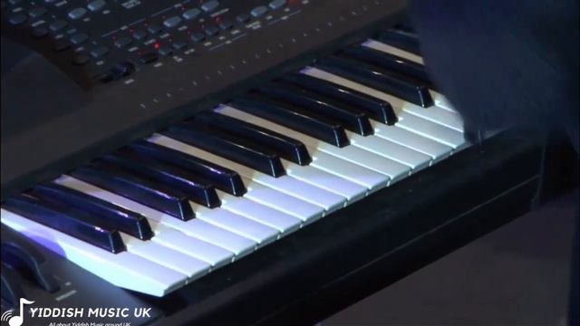 Oideh Lokeil Ft. Yanky Daskal - Mordche Volvy Landau - Malchus Choir - Meir Adler смотреть онлайн