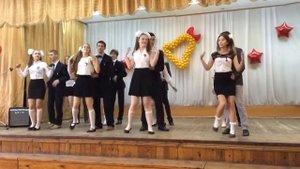 Танец на последний звонок:)