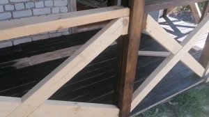 Красим веранду в садовом домике маслом и защитой Сайвер.