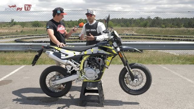 SWM SM 500R - Günstige Supermoto die alles kann? Test ! смотреть онлайн