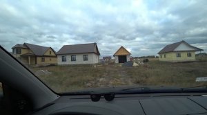 ВЛОГ/Трамбовка песка Пол в гараж / Трещины в кладке / 5 листов на крышу