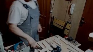 Как сделать компактные, универсальные, складные подставки для установки дверей.