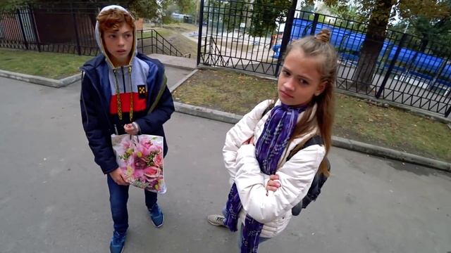Училка ИЗДЕВАЕТСЯ над Школьником. Школьник стал БОМЖОМ. Пацан СОБИРАЛ бутылки. школа от первого лиц