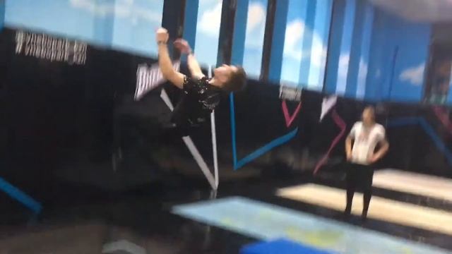 Trampoline , крутые трюки на батутах, фристайл на Батуте , крутые Сальто смотреть онлайн