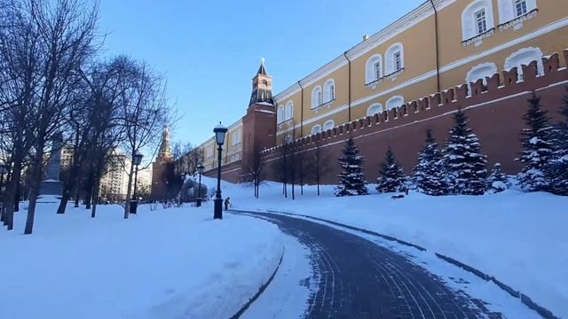 Москва. Башни Кремля. История Средней Арсенальной башни смотреть онлайн