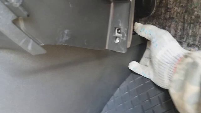 Замена салонного фильтра. Рено Колеос 2.