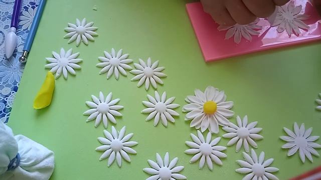 Ромашки из сахарной пасты. смотреть онлайн