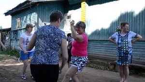 Интересно девки пляшут, если снизу посмотреть.