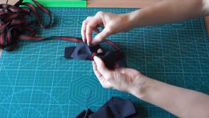 Как украсить обычное платье . Декор платья. Модные переделки.