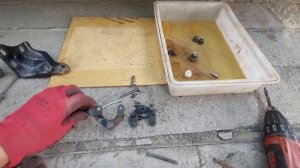 Пежо эксперт замена роликов раздвижной двери.