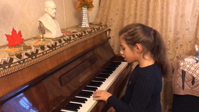 Soft Mozart Winter 2018-2019 recital. Arina, 8 yo, Russia."Осенняя песенка" смотреть онлайн