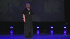 Грустит кленовая