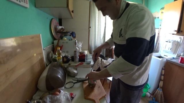 САЛАТ МАЙСКАЯ РОЗА ОТ ИВАНЫЧА / ХОЛОСТЯЦКАЯ КУЛИНАРИЯ!!! смотреть онлайн