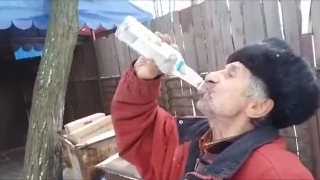 Три бутылки выпил без проблем ) смотреть онлайн