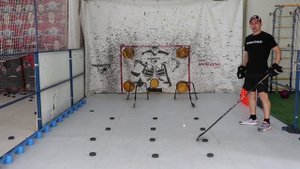 Работа с клюшкой.