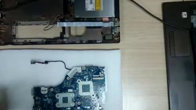 Acer Aspire 5253 и замена мультиконтроллера KB930QF смотреть онлайн