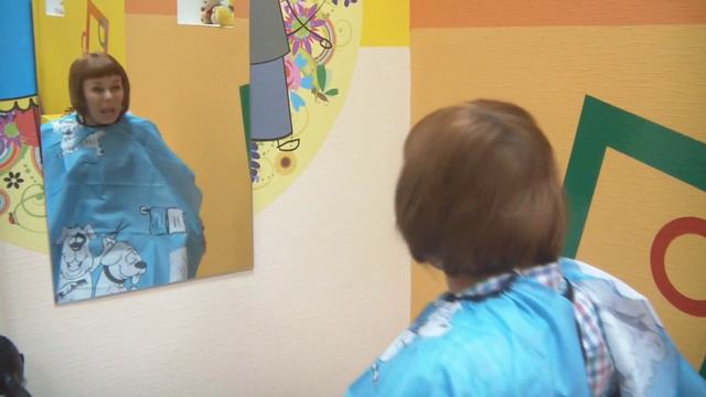 Ведущая "Счастливой среды" настраивается на съемки! смотреть онлайн