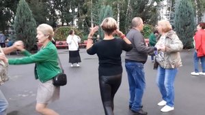 ИНТЕРЕСНЫЙ МОМЕНТ!?/ТАНЦЫ В ПАРКЕ ГОРЬКОГО ХАРЬКОВ СЕНТЯБРЬ 2021