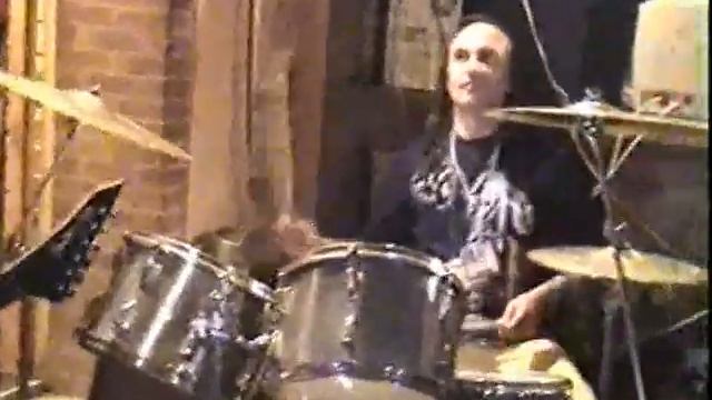 Трутни 2006г. После получения 1-й премии за фестиваль "Тарас Бульба", Зашли на огонёк к друзьям... смотреть онлайн