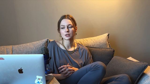 КАК Я СТАЛА ГРАФИЧЕСКИМ ДИЗАЙНЕРОМ | мой путь | как найти первого клиента | портфолио