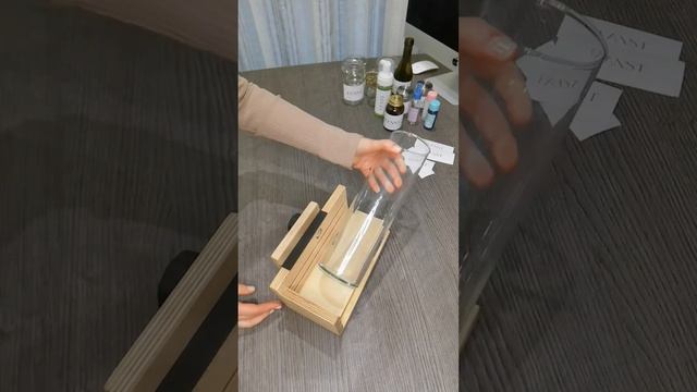 Наклейка этикеток аппликатором FANST смотреть онлайн