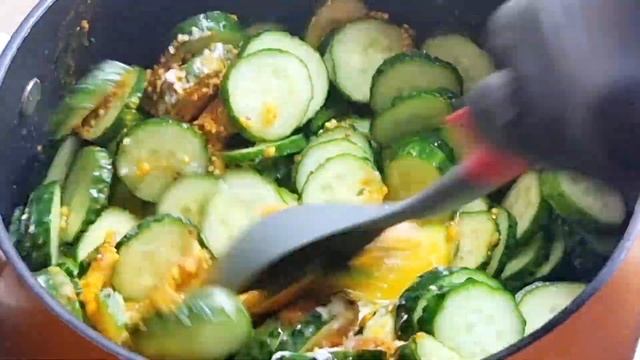 Быстрый и вкусный САЛАТ ИЗ ОГУРЦОВ на Зиму. Покоряет сразу! Консервация из огурцов!