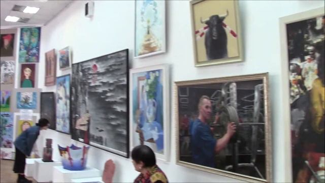 St Petersburg Art Therapy Tour смотреть онлайн