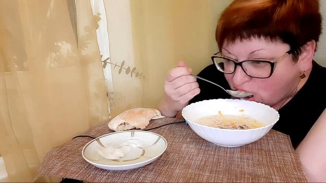 Мукбанг/Сырный суп с курицей/сил только на пожрать/обжор и разговоры на камеру/Mukbang смотреть онлайн