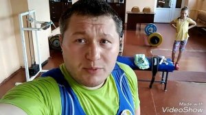 Арямнов. Тренировка, приседания под отбой ,закачивание ног и коленей