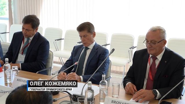 Губернатор Приморья встретился с делегацией из Мьянмы.