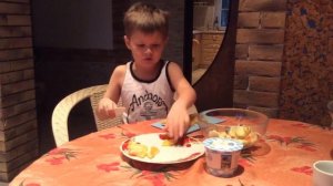 Детские рецепты. Готовим фруктовый салат - справится даже ребёнок!