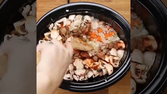 Cooked Beef Stew In Bread Bowl Recreate - The Best Comfort Food In This Cold Winter смотреть онлайн