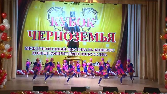 Детский хореографический ансамбль "Улыбка", Сюжетный танец, "А у нас во дворе" смотреть онлайн