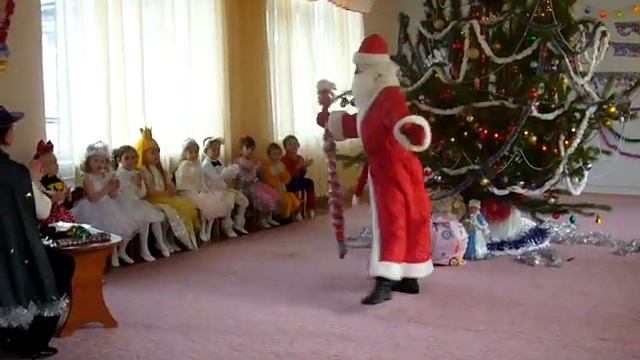 Дедушка отжигает "Валенки" смотреть онлайн