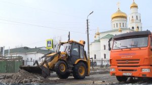 Как в Астрахани чистят дороги от наледи