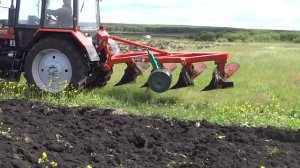 работа МТЗ 892 с плугом ПЛН-4