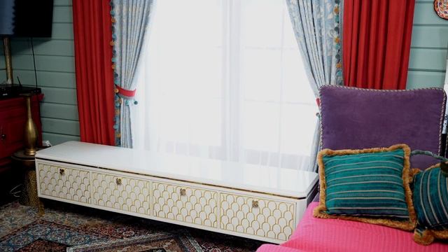 Комбинированные шторы для гостиной ? Двойные шторы для дома ? Шторы двухцветные под золотистые обои