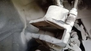 Замена тормозных колодок, перед, Хонда Одиссей RA 7.