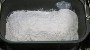 Хлеб с вялеными помидорами