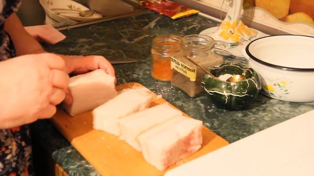 Как засолить сало с мясной прослойкой