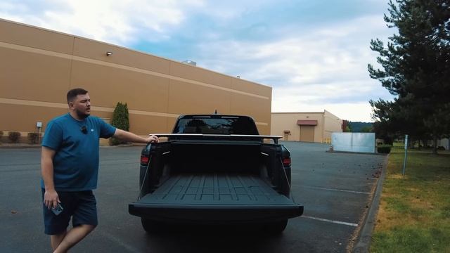 Я купил Rivian R1T. Что это такое/Полный обзор и впечатления смотреть онлайн