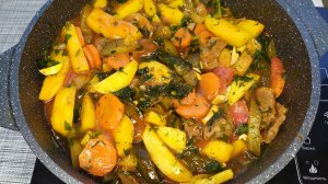 Азу по-татарски с мясом и солеными огурцами