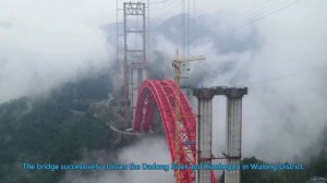 Shuangbao Bridge on Chongqing-Changsha Expressway under construction