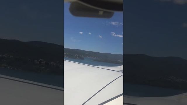 Взлет самолета из аэропорта Тиват, Черногория смотреть онлайн
