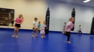 Качаем мышцы! Дети 4-6 лет! Тайский бокс. Маленькие тайбоксеры.СК "Black Horse"