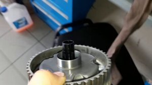 Внешнее сравнение новых и б/у фазовращателей двигателя OPEL.