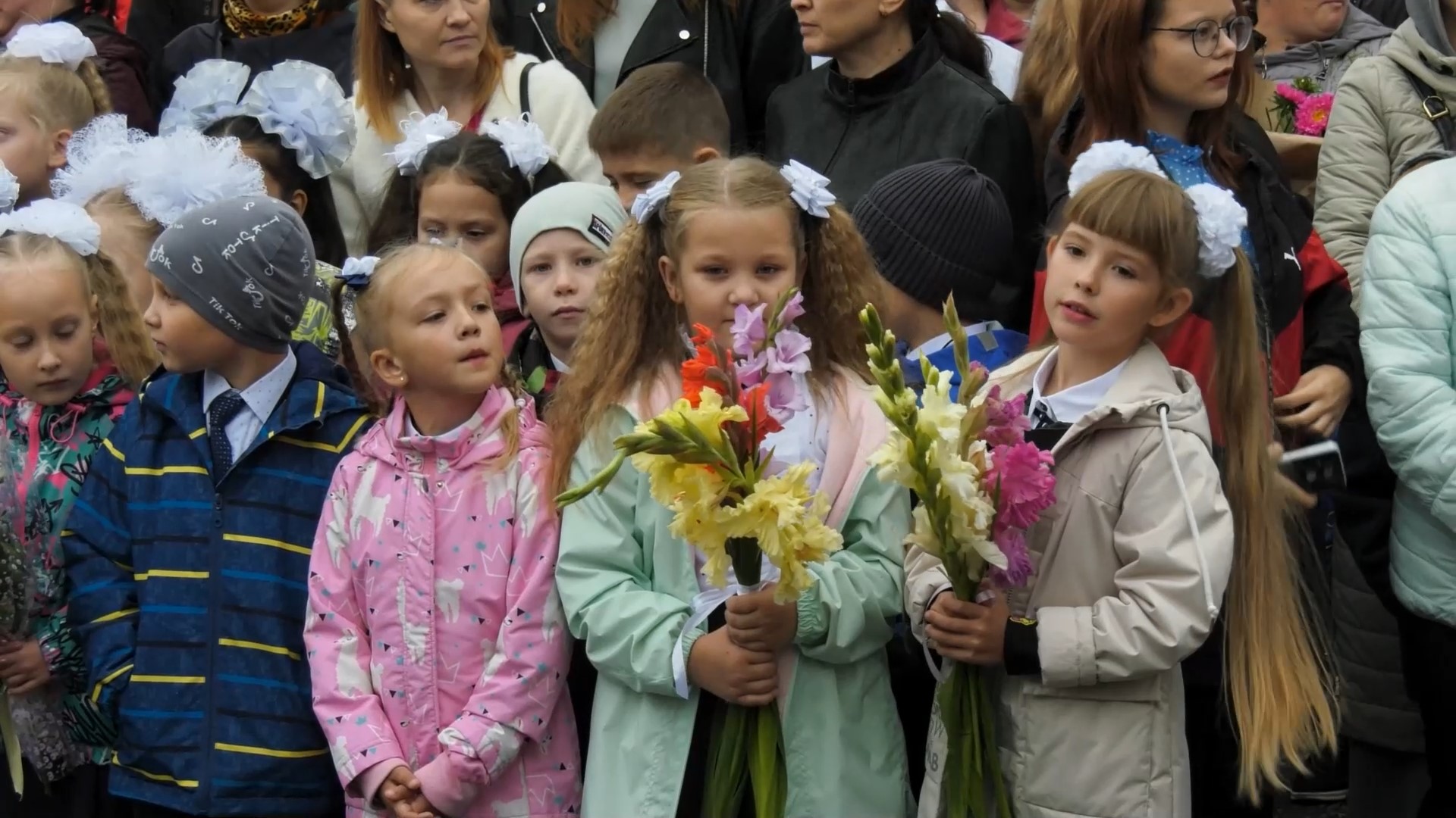 Начало учебного года и капремонт школ обсудили в Администрации