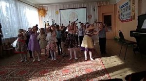 Танец с ложками "Как у наших у ворот" ст. гр.  8 марта 2018