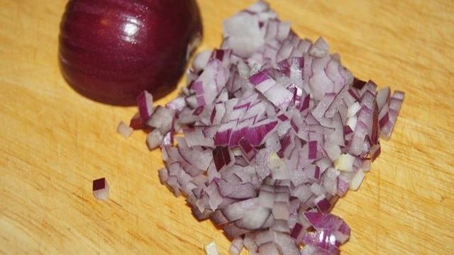 Куриные сердечки в томатно-сметанном соусе